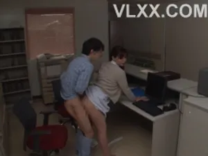 Phệt em mông to bím múp tinh trùng chảy đầy xuống đít