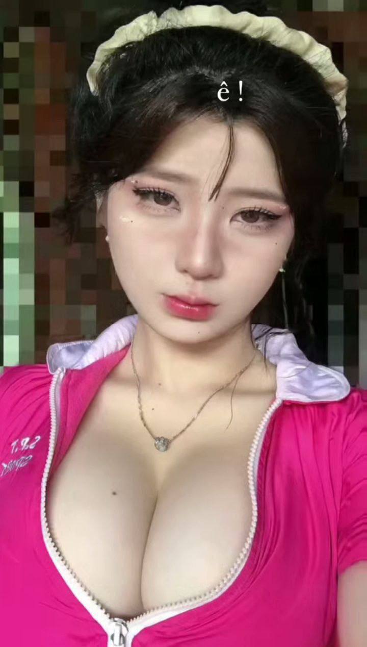 Cô hầu gái lồn khít bị ông chủ địt đủ các loại tư thế